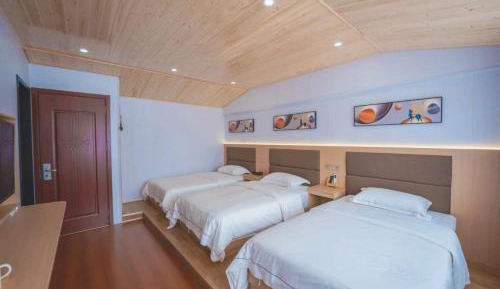 Luxury Triple Room