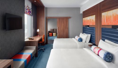 Ultra Savvy Suite, 1 King, Sofa bed