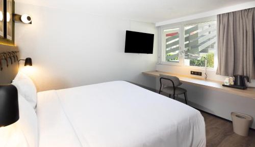 Standard Room - 1 Queen Bed 1 Bunk Bed
