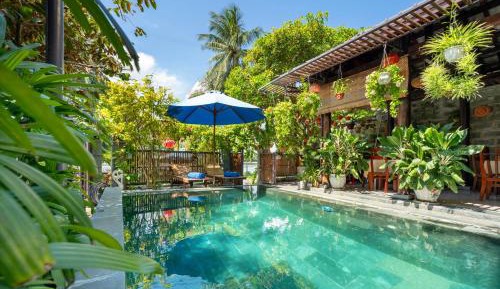 King Room with Pool View