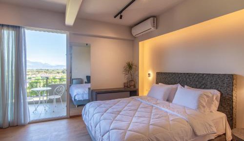 Queen Suite with Spa Bath