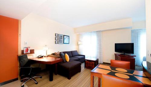 King Studio with Sofa Bed