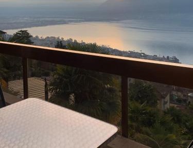 Apartment with Lake View