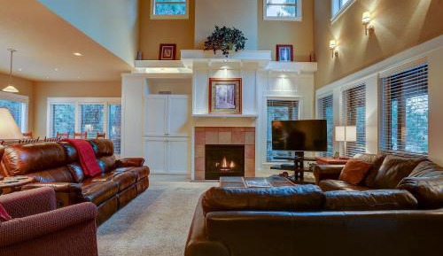 Three-Bedroom Holiday Home 