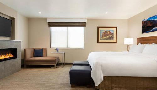 Larger Guest room, 1 King, Fireplace