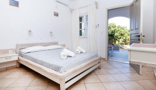 Studio with Garden View