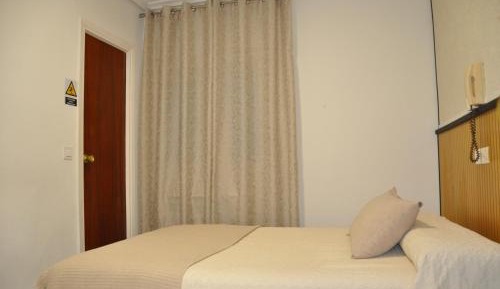 Double or Twin Room with Private Bathroom