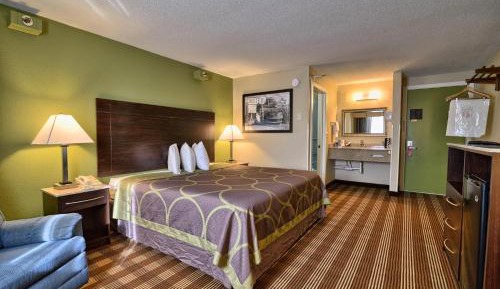 King Room - Disability Access - Non-Smoking