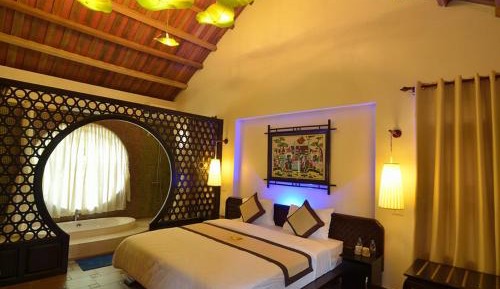 Deluxe Room (2 Adults + 1 Child)