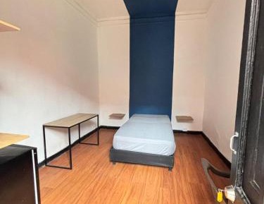 Single Room with Shared Bathroom