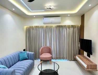 Apartment with Mountain View