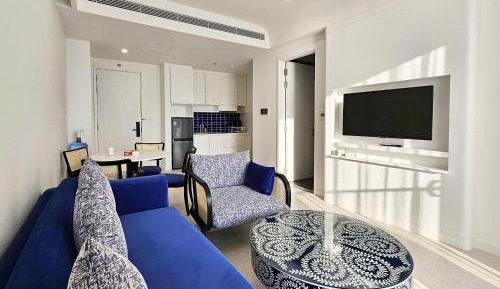 One-Bedroom Apartment with Balcony and Sea View