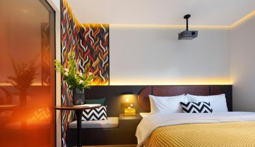 Movie Queen Room