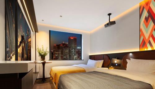 Movie Twin Room 