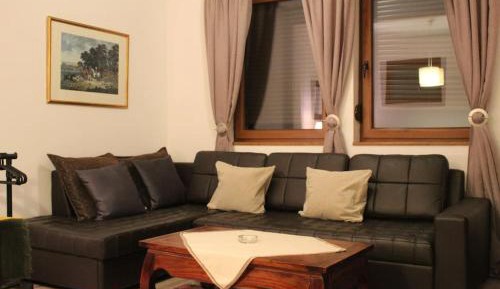Apartment with Mountain View