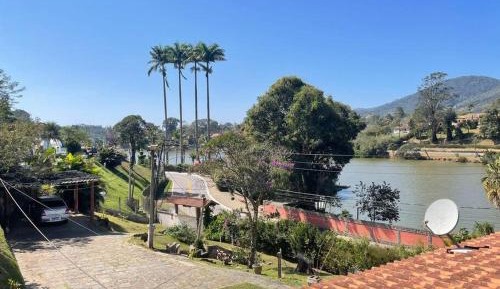 Suite with Lake View