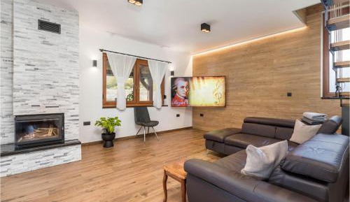 Three-Bedroom Holiday Home 
