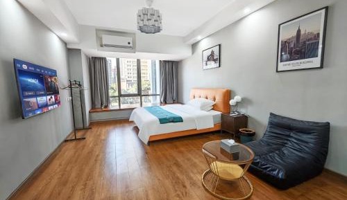 One-Bedroom Deluxe Apartment