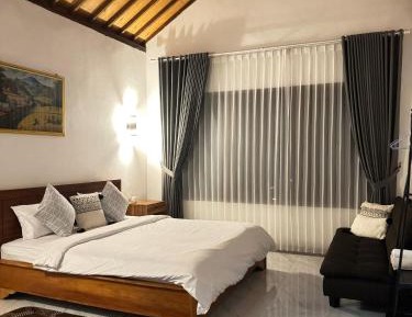 Family Room with Mountain View