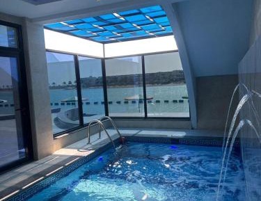Four-Bedroom Luxury Apartment