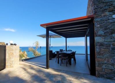 Villa - Beach Front
