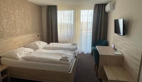 Premium Double or Twin Room with free Air-Conditioning