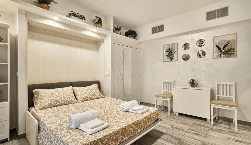 Studio Apartment with One Double Bed