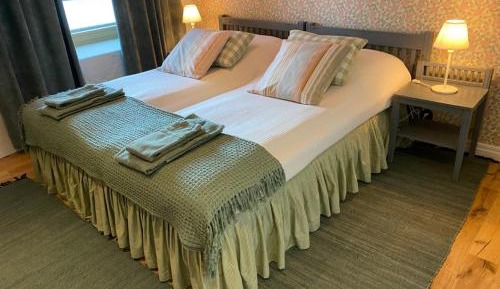 Twin Room with Private Bathroom