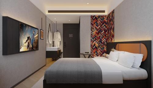 Deluxe Queen Room
