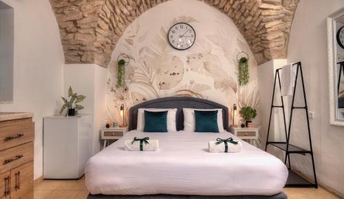 Standard Double Suite