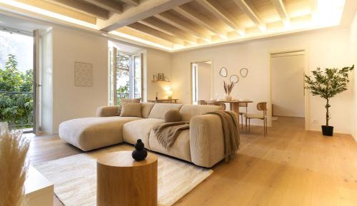 Two-Bedroom Apartment with Lake View