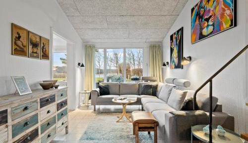 Three-Bedroom Holiday Home 