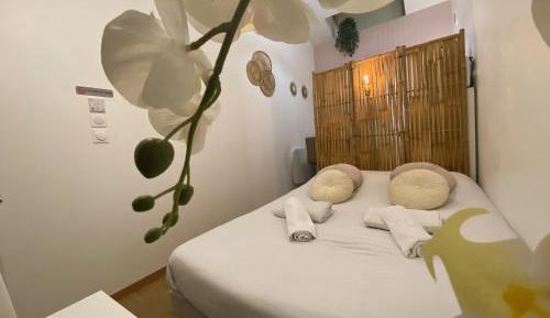 One-Bedroom Apartment with Terrace