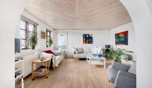 Five-Bedroom Holiday Home