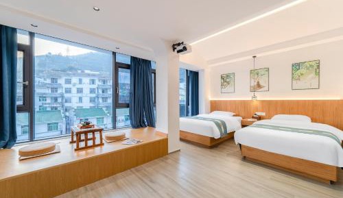 Double Room with Mountain View