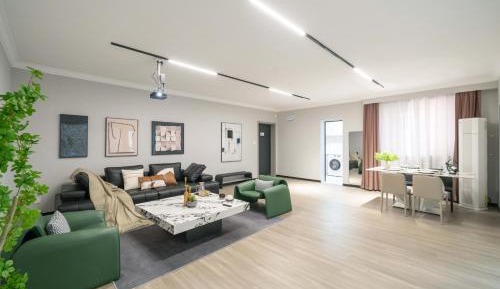 Two-Bedroom Deluxe Apartment