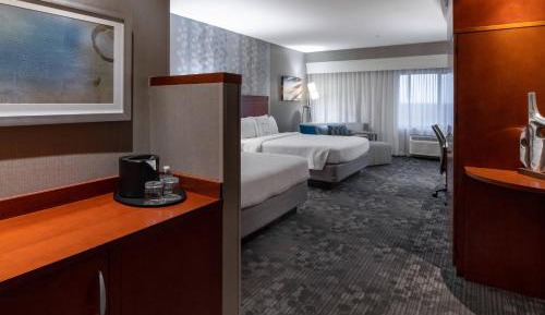 Deluxe Queen Room with Two Queen Beds