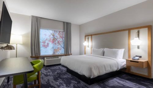 Guest room with 1 King