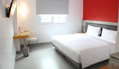 Smart Hollywood Room