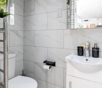 Studio Apartment with King Bed