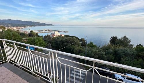 Deluxe Suite with Sea View