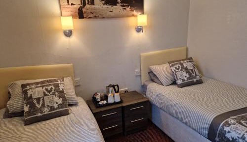 Twin Room with Private Bathroom