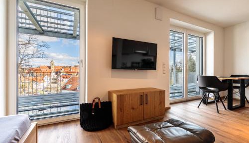 One-Bedroom Apartment with City View