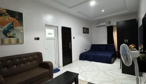 Deluxe Studio