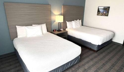 Queen Room with Two Queen Beds - Non-Smoking