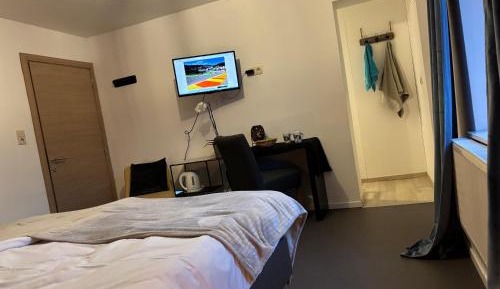 Standard Twin Room with Garden View