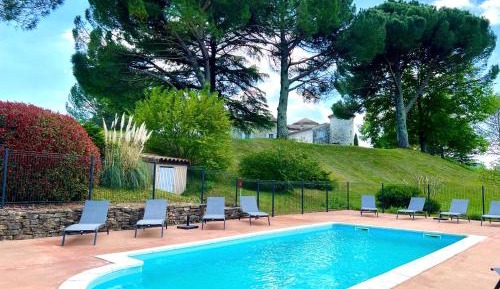 Apartment with Garden View