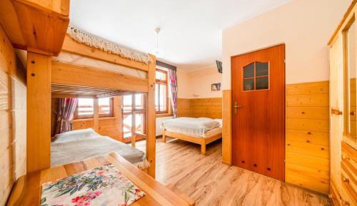 Quadruple Room with Private Bathroom