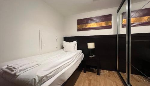 Cabin Single Room with Shared Bathroom