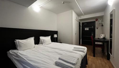 Twin Room with Atrium View
